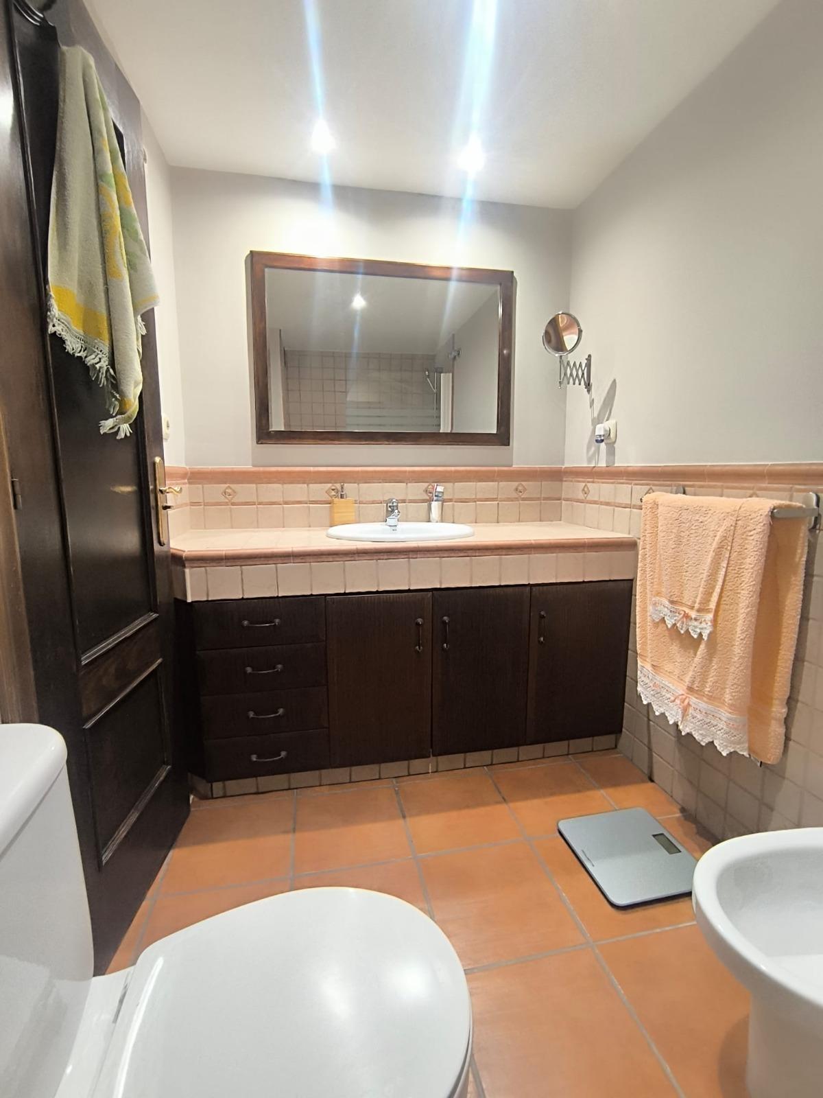 3 Bedroom Apartment in Fuengirola - Photo 16