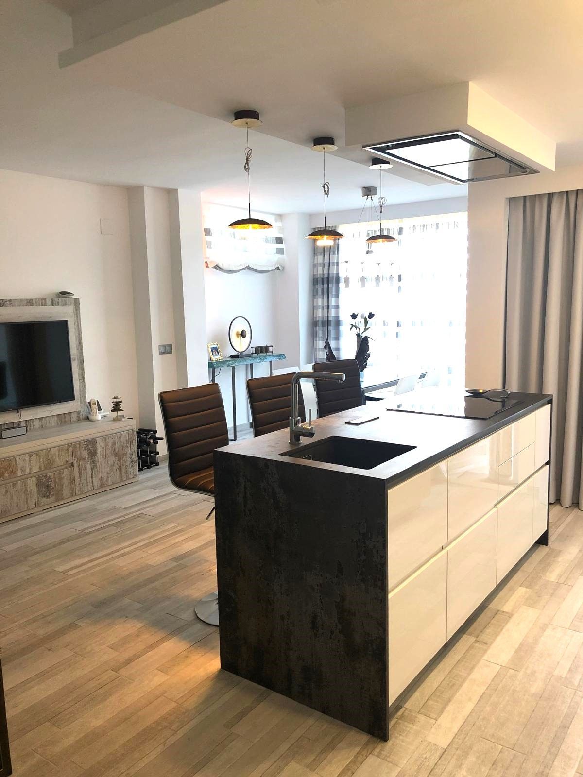 2 Bedroom Apartment in Marbella - Photo 3