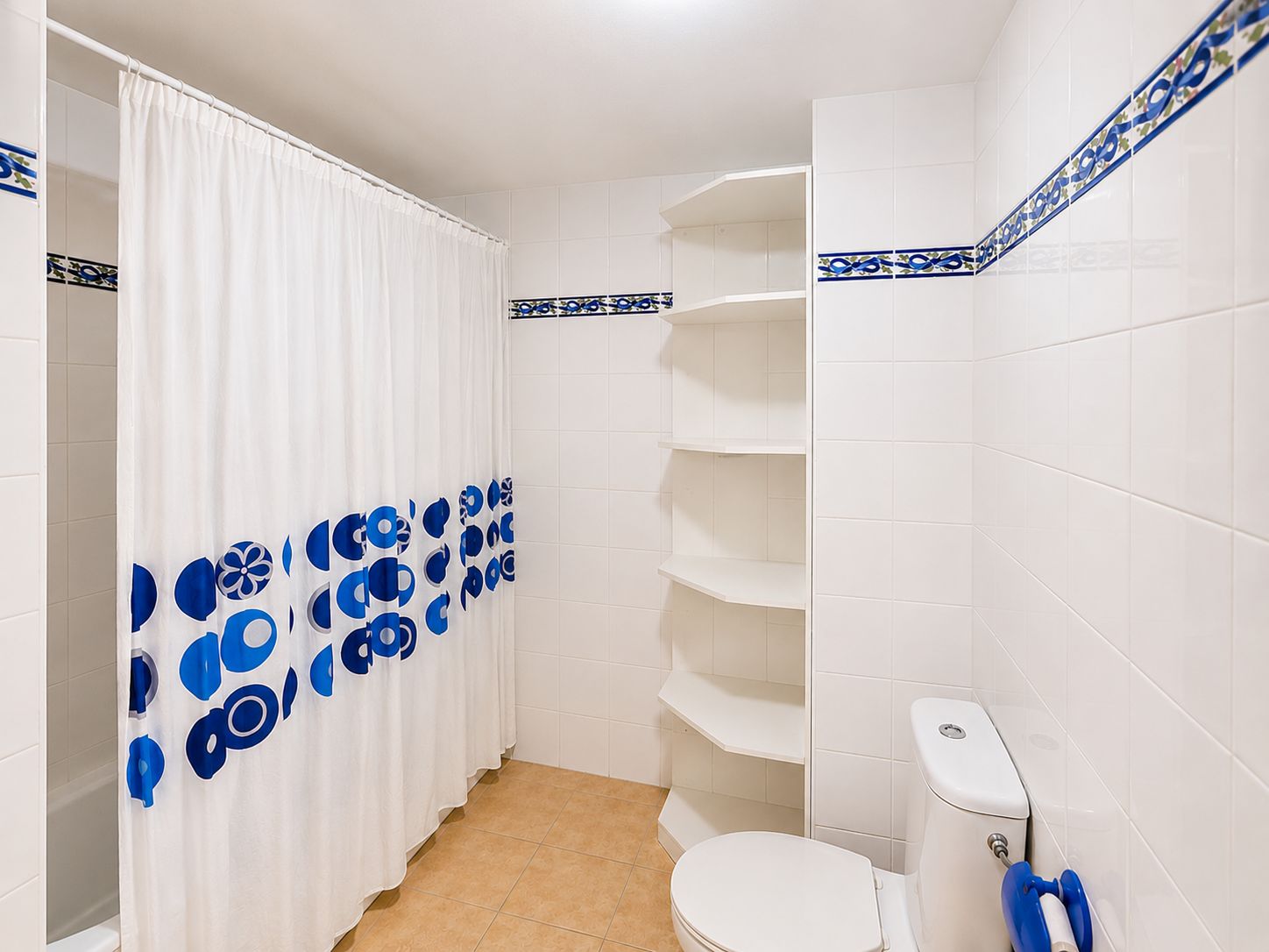 2 Bedroom Apartment in Fuengirola - Photo 21