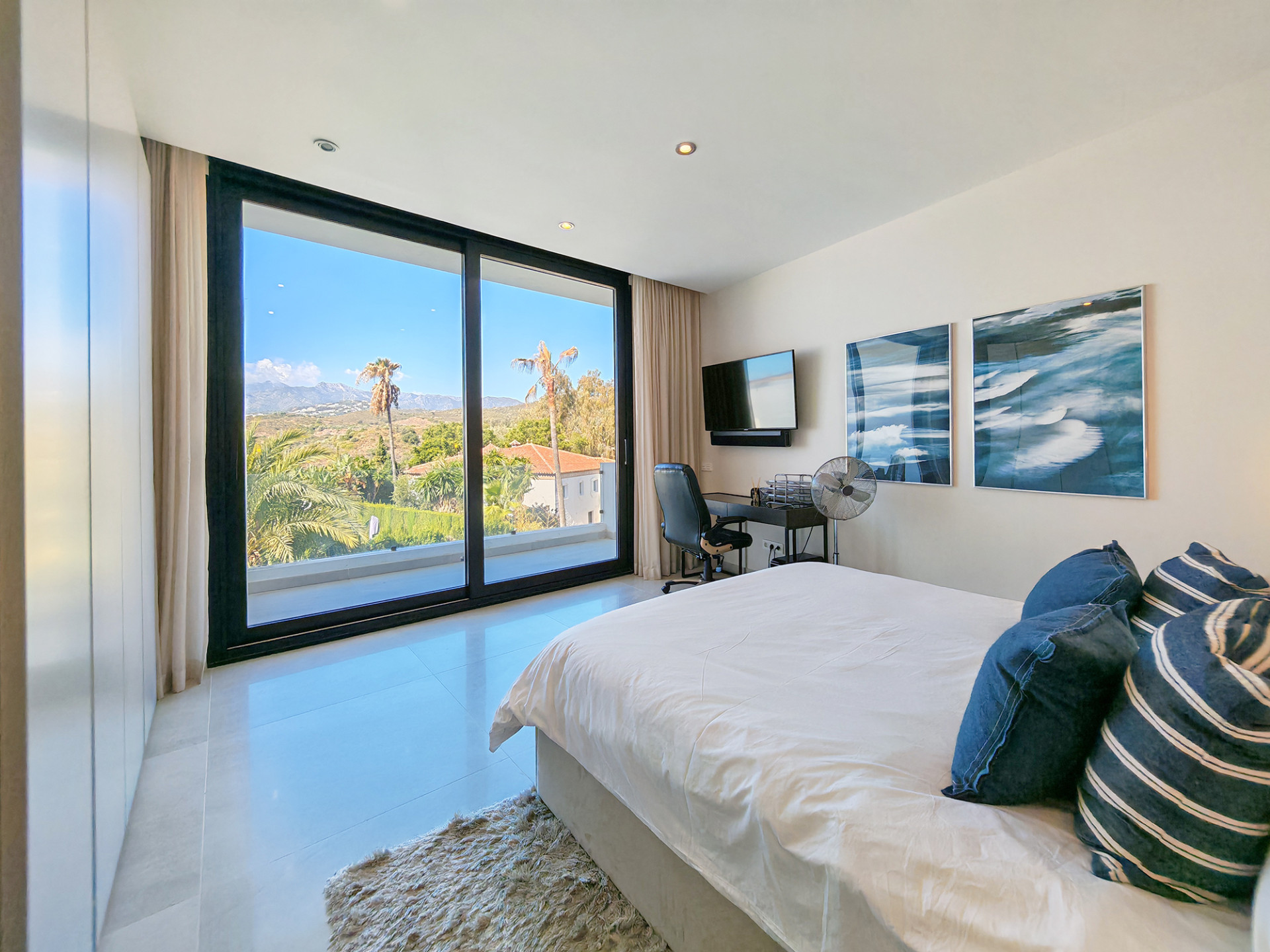 5 Bedroom Villa in Marbella - Photo 20