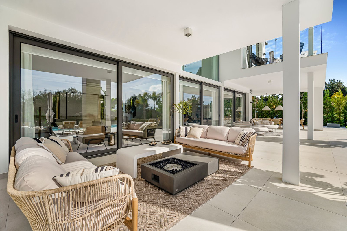 6 Bedroom Villa in Marbella - Photo 6