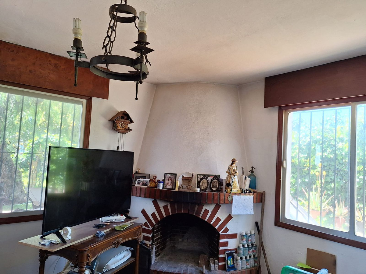 3 Bedroom Country house in Estepona - Photo 3