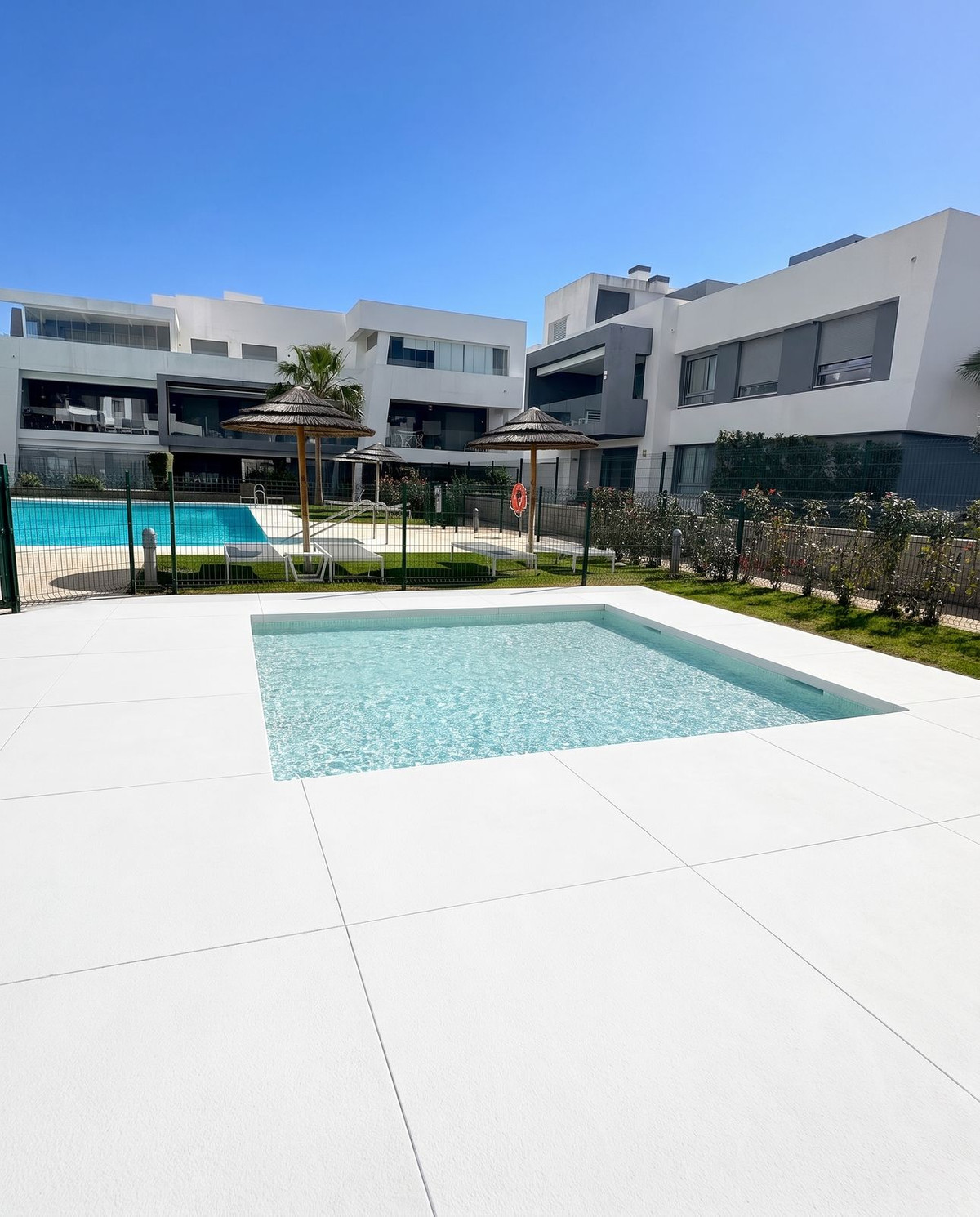 2 Bedroom Apartment in Estepona - Photo 30