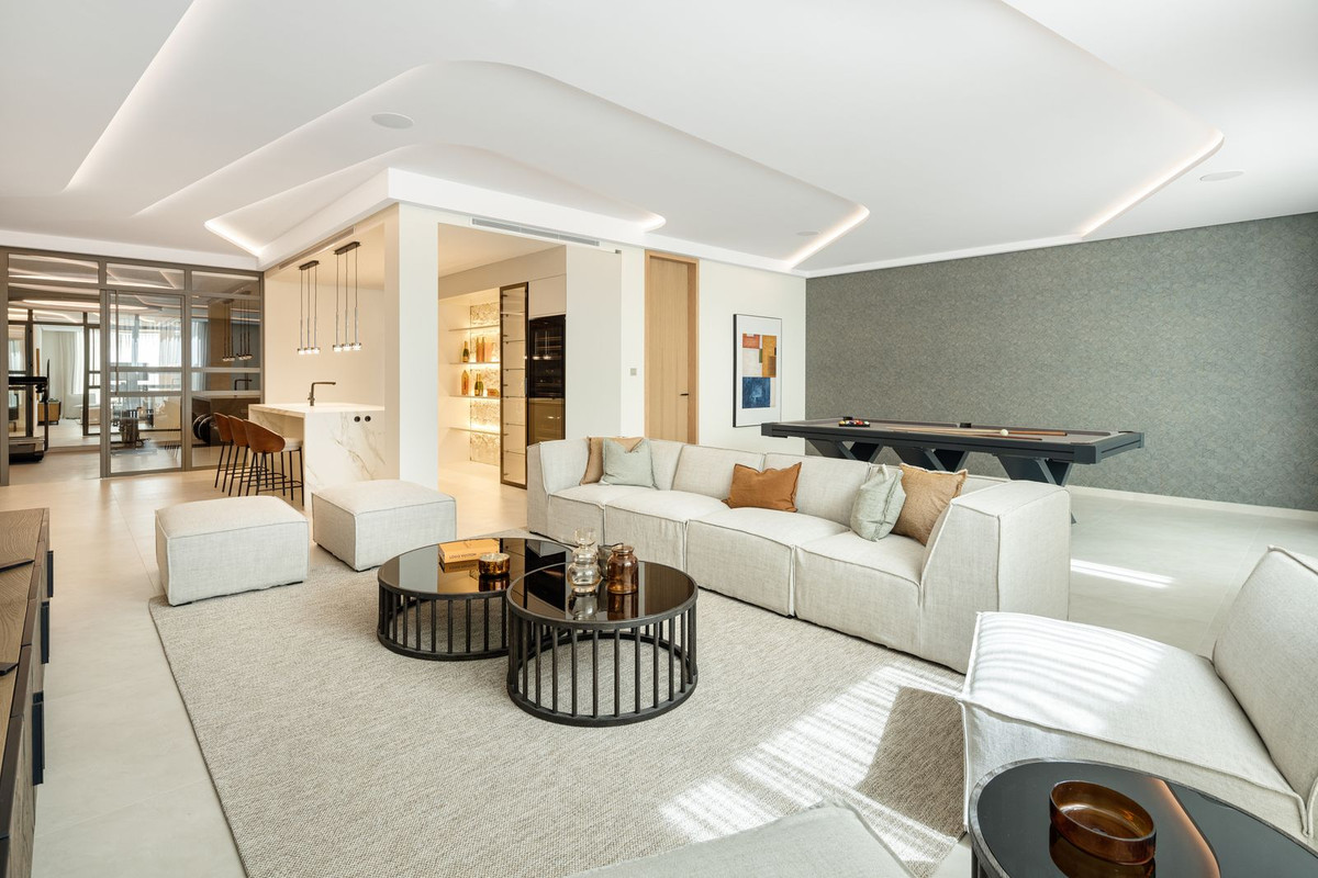 5 Bedroom Villa in Marbella - Photo 39