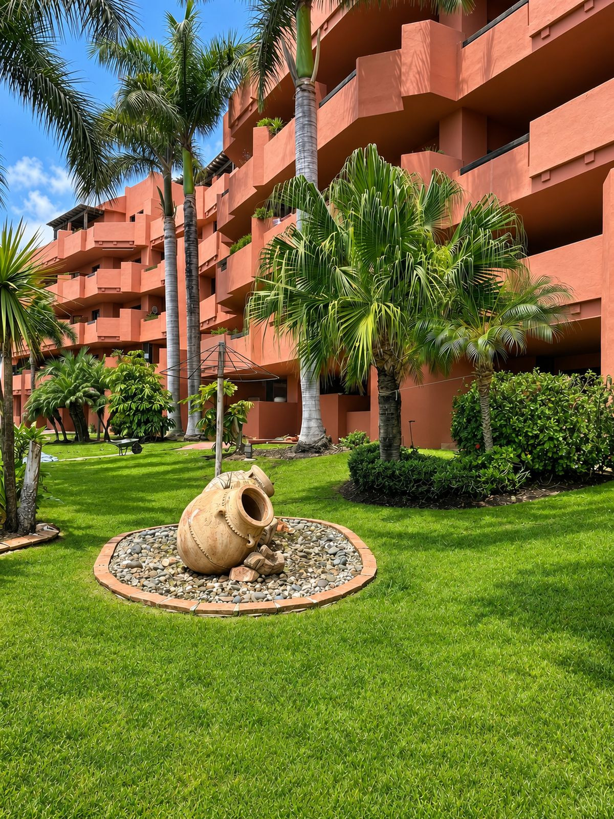 4 Bedroom Apartment in Estepona - Photo 21