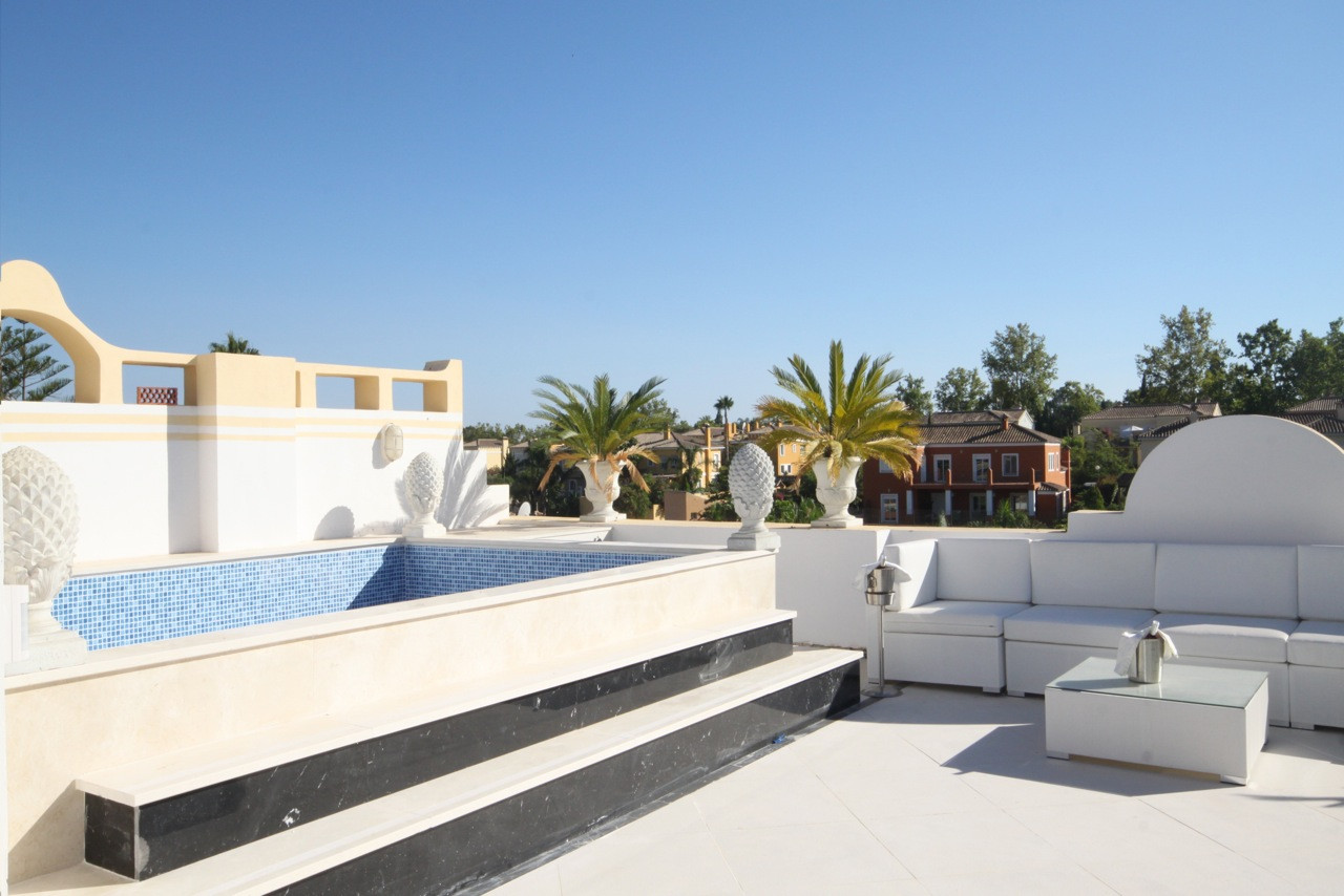2 Bedroom Penthouse in San Pedro de Alcántara - Photo 3