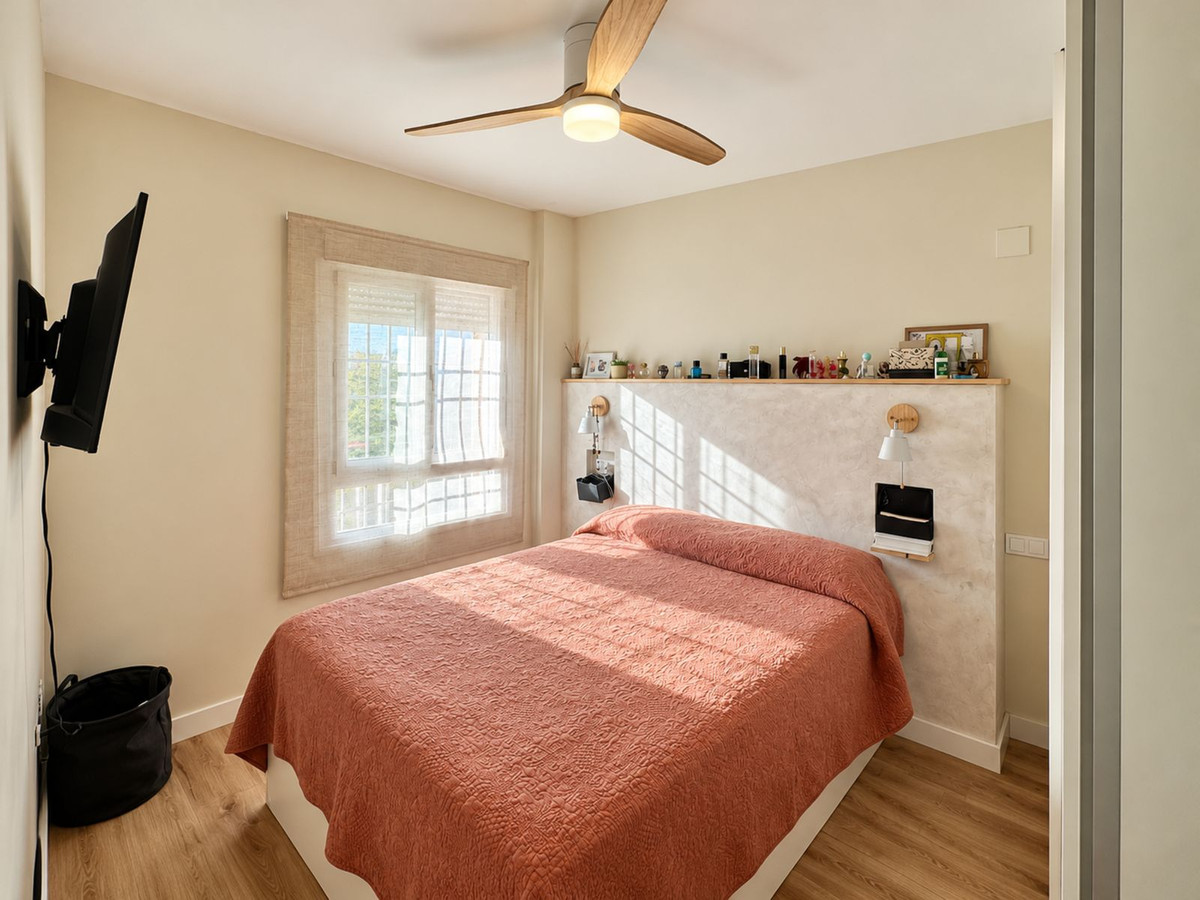 2 Bedroom Apartment in Mijas - Photo 9