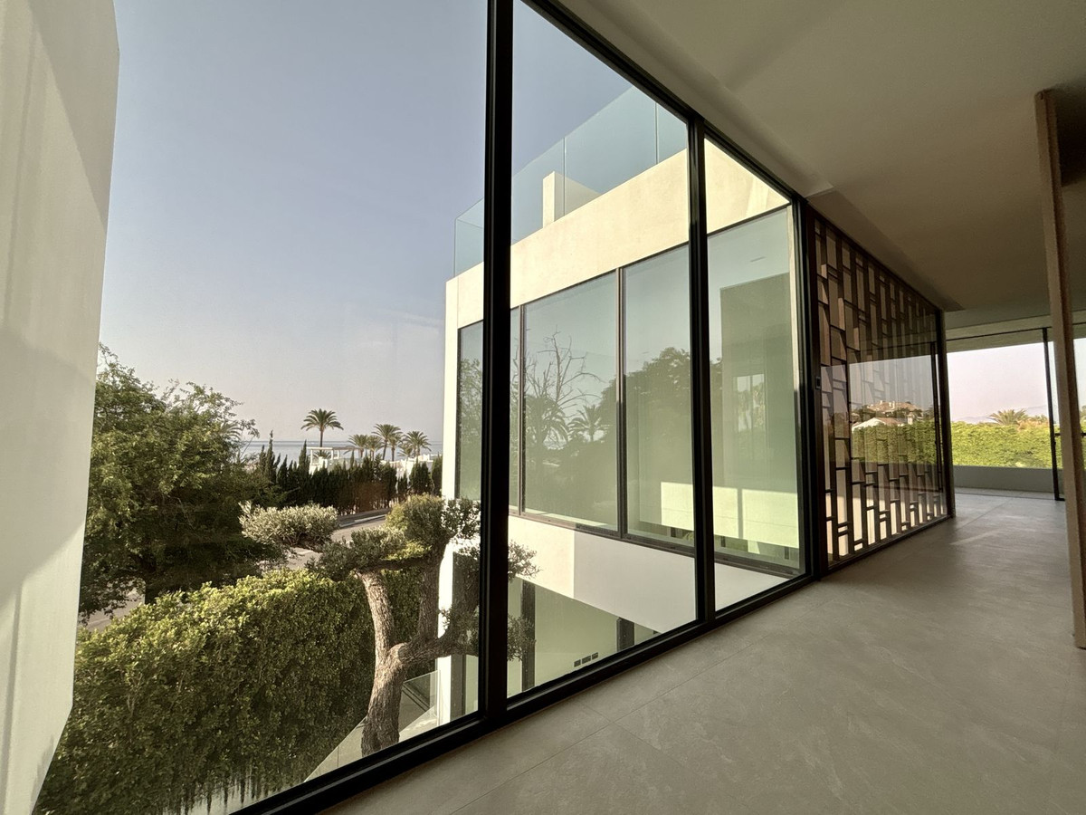 3 Bedroom Villa in Marbella - Photo 14