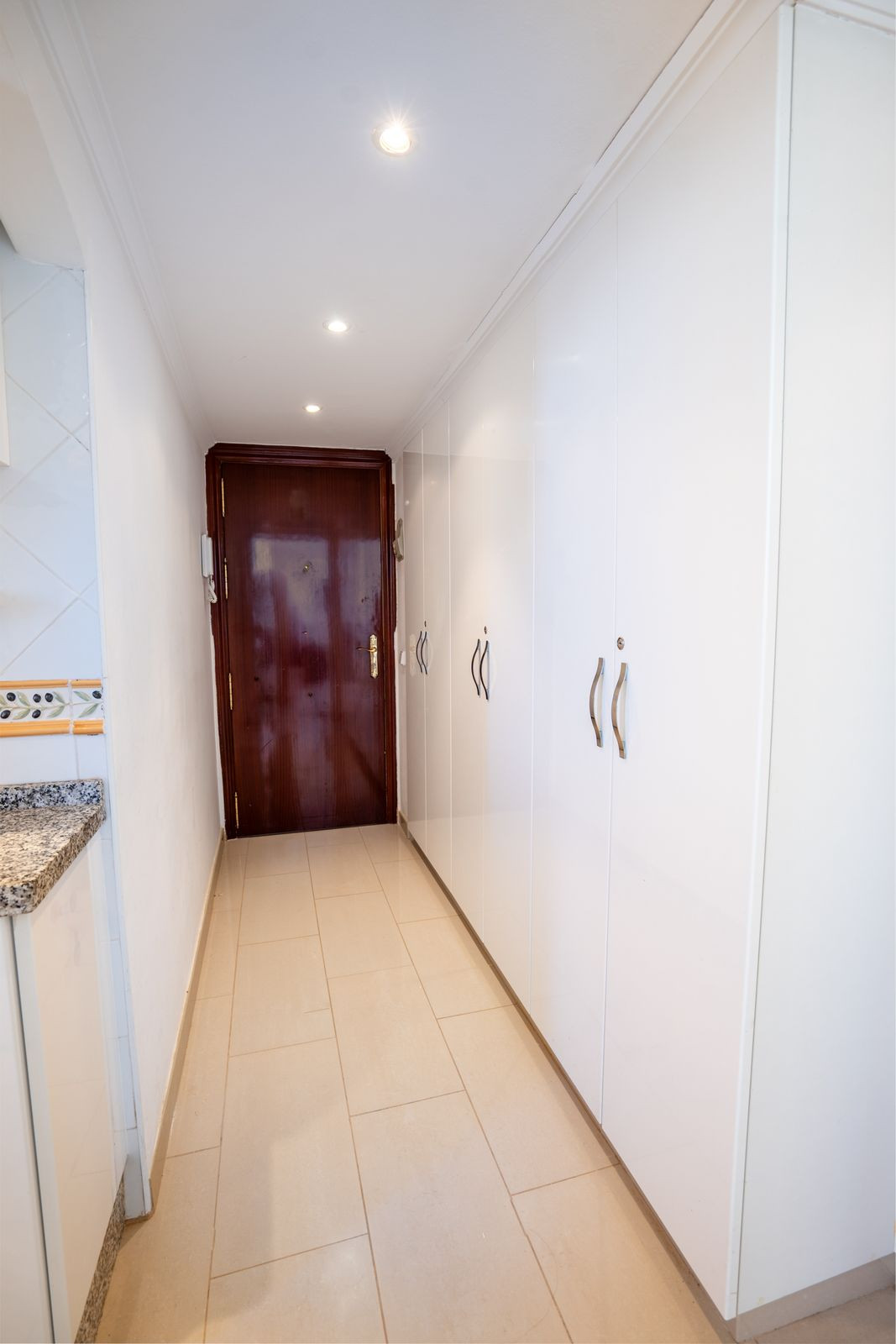 2 Bedroom Apartment in Fuengirola - Photo 10