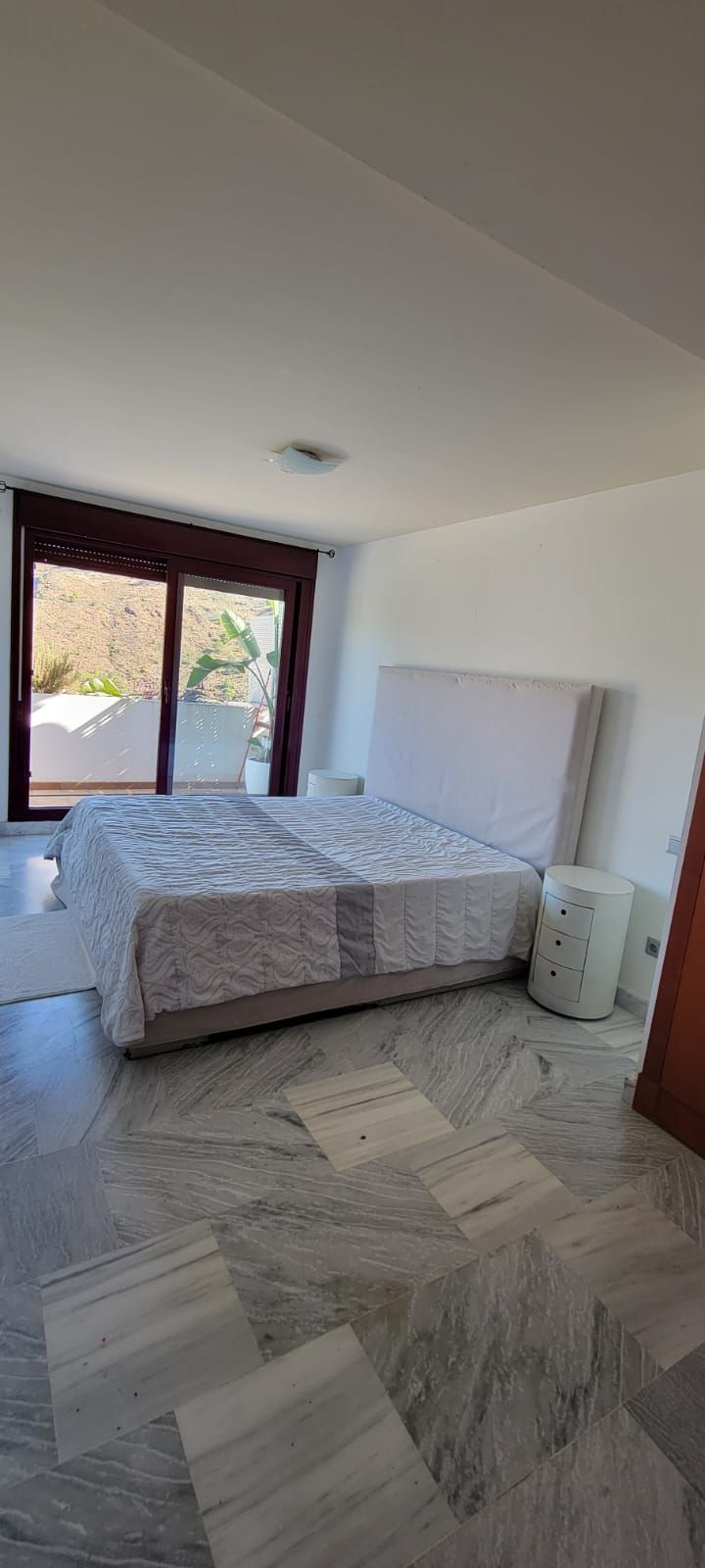 2 Bedroom Penthouse in Benahavís - Photo 39