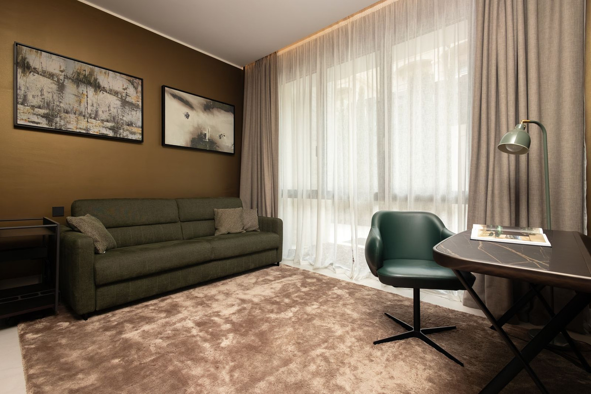 4 Bedroom Apartment in Marbella - Photo 24