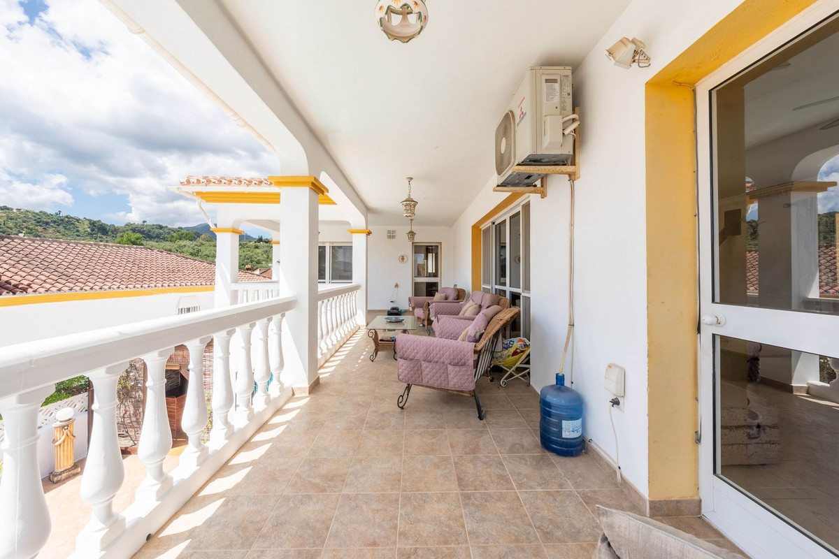 4 Bedroom Villa in Monda - Photo 49