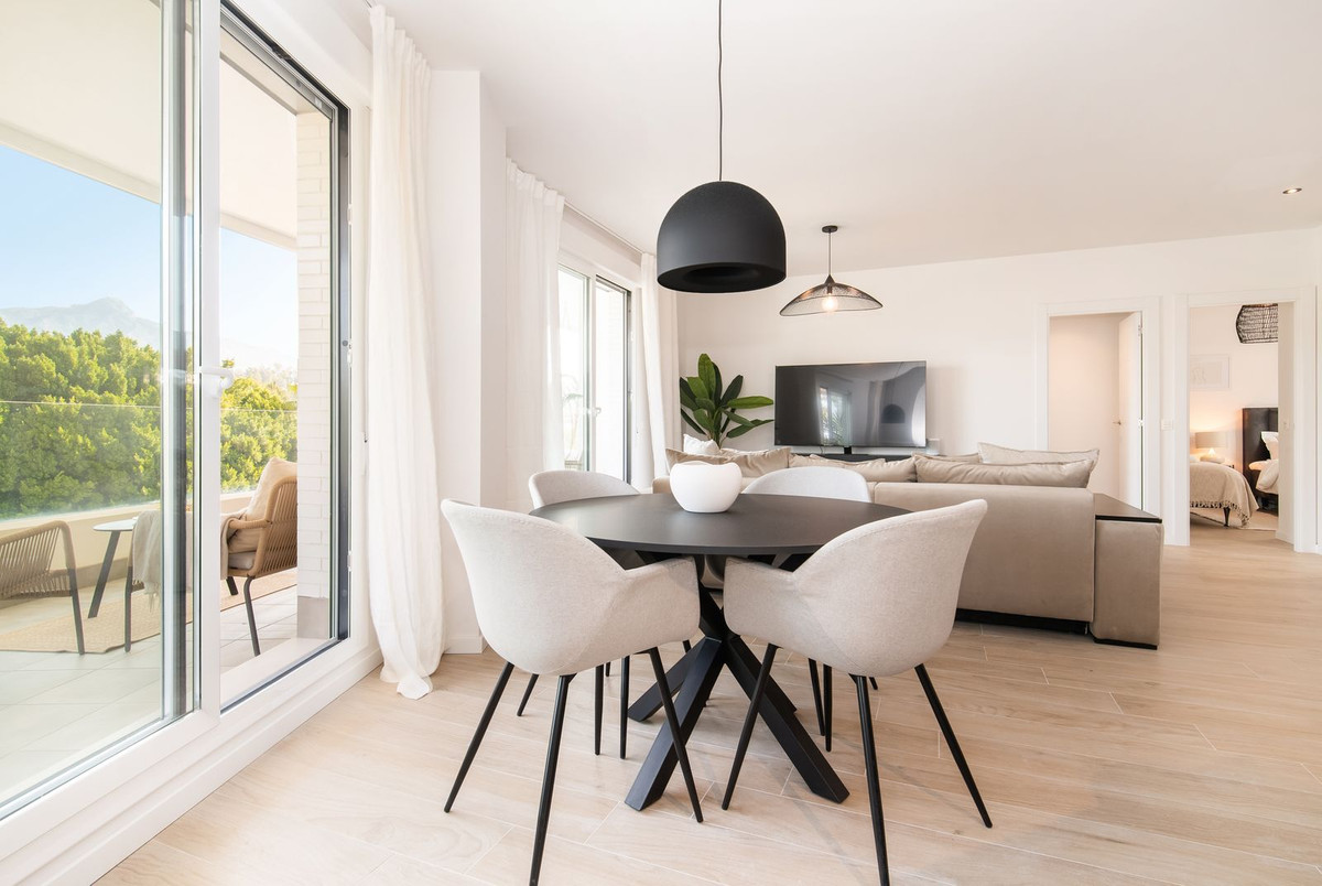2 Bedroom Apartment in Marbella - Photo 32