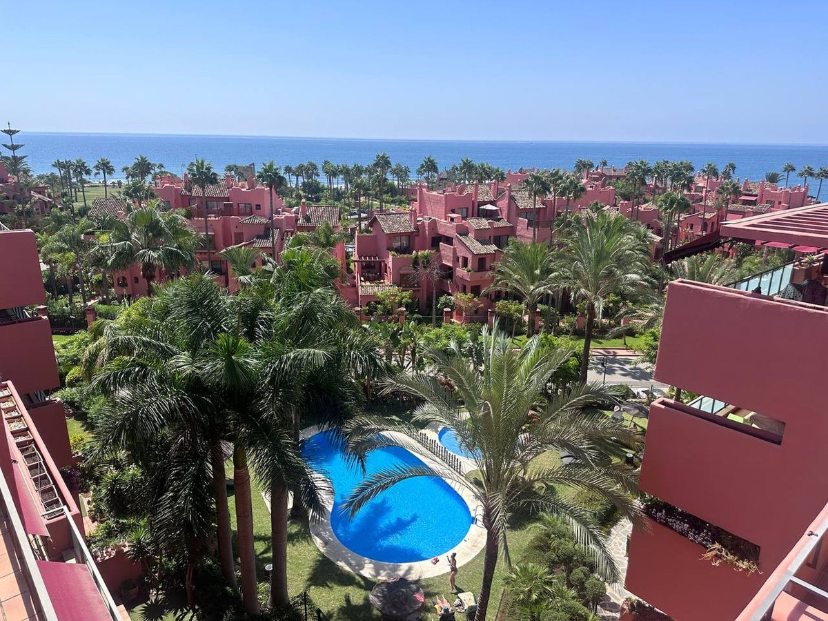 3 Bedroom Penthouse in Estepona - Photo 21