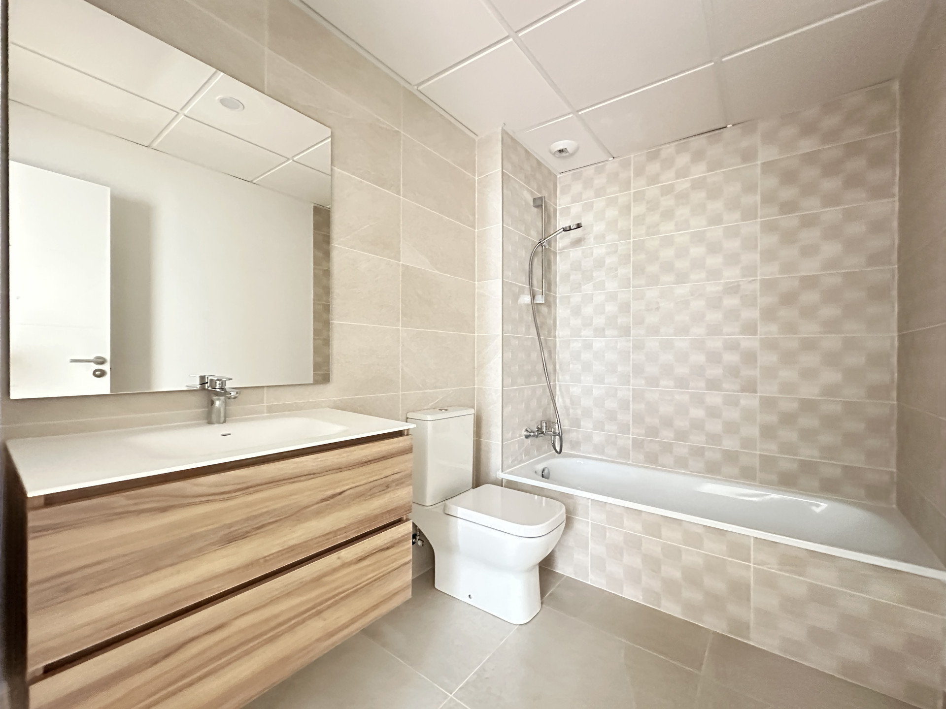 2 Bedroom Apartment in Estepona - Photo 20