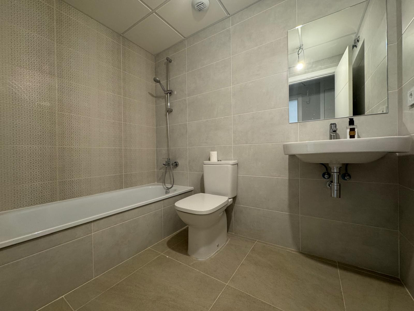2 Bedroom Apartment in Estepona - Photo 13