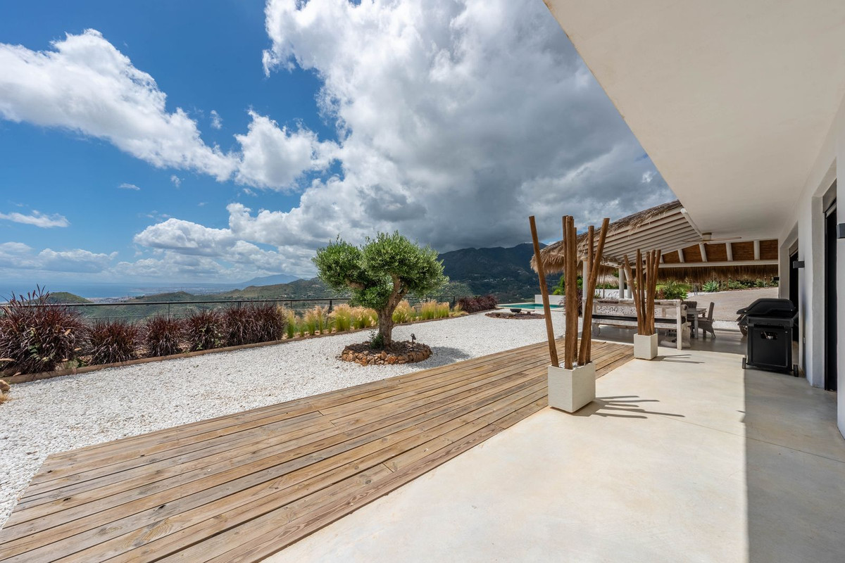 2 Bedroom Villa in Marbella - Photo 36