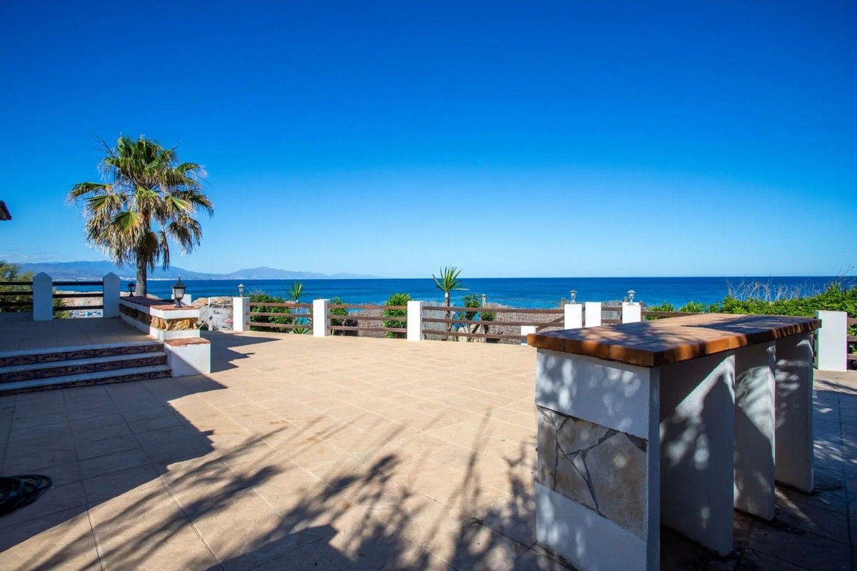 3 Bedroom Villa in Manilva - Photo 24