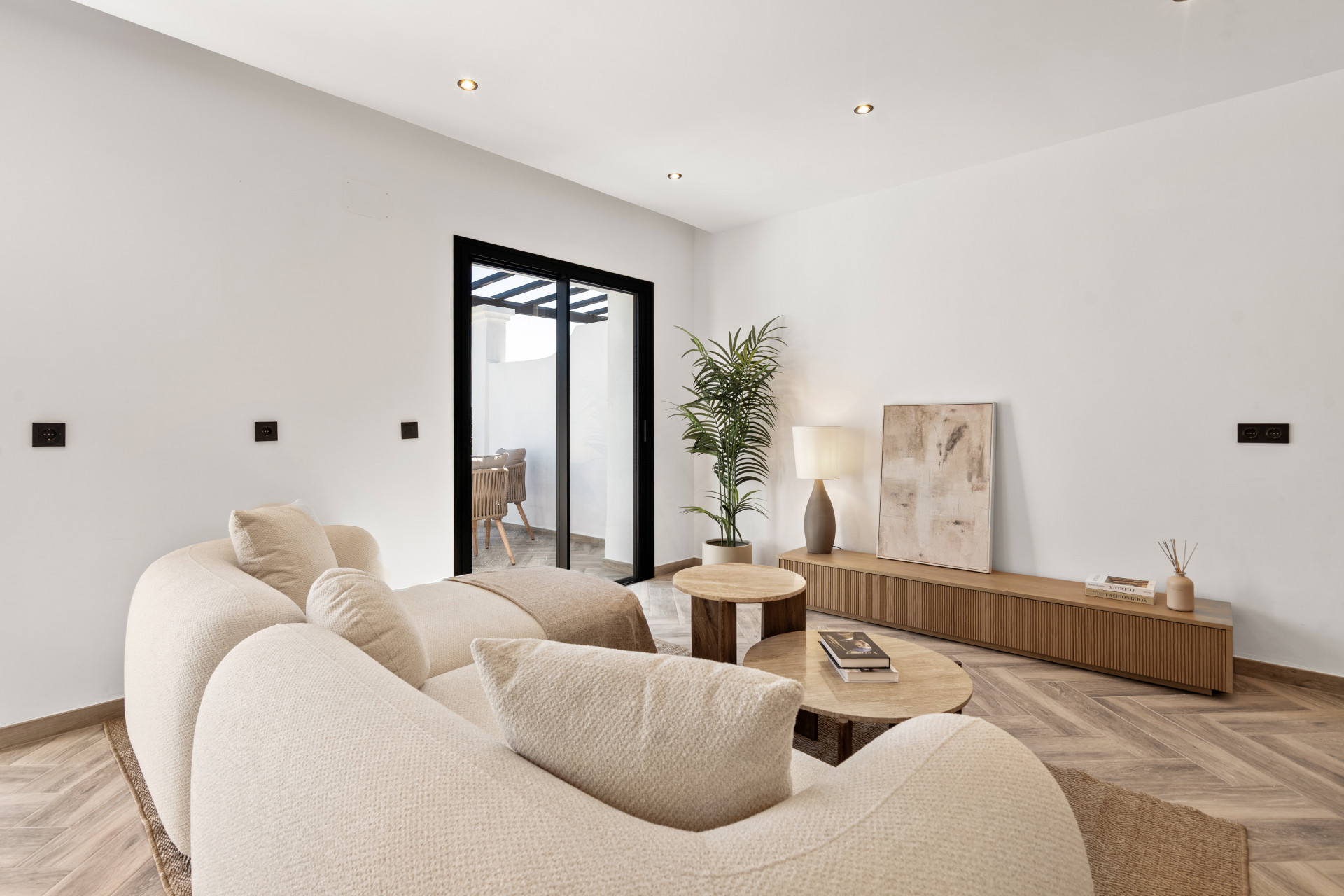 3 Bedroom Penthouse in Benahavís - Photo 4