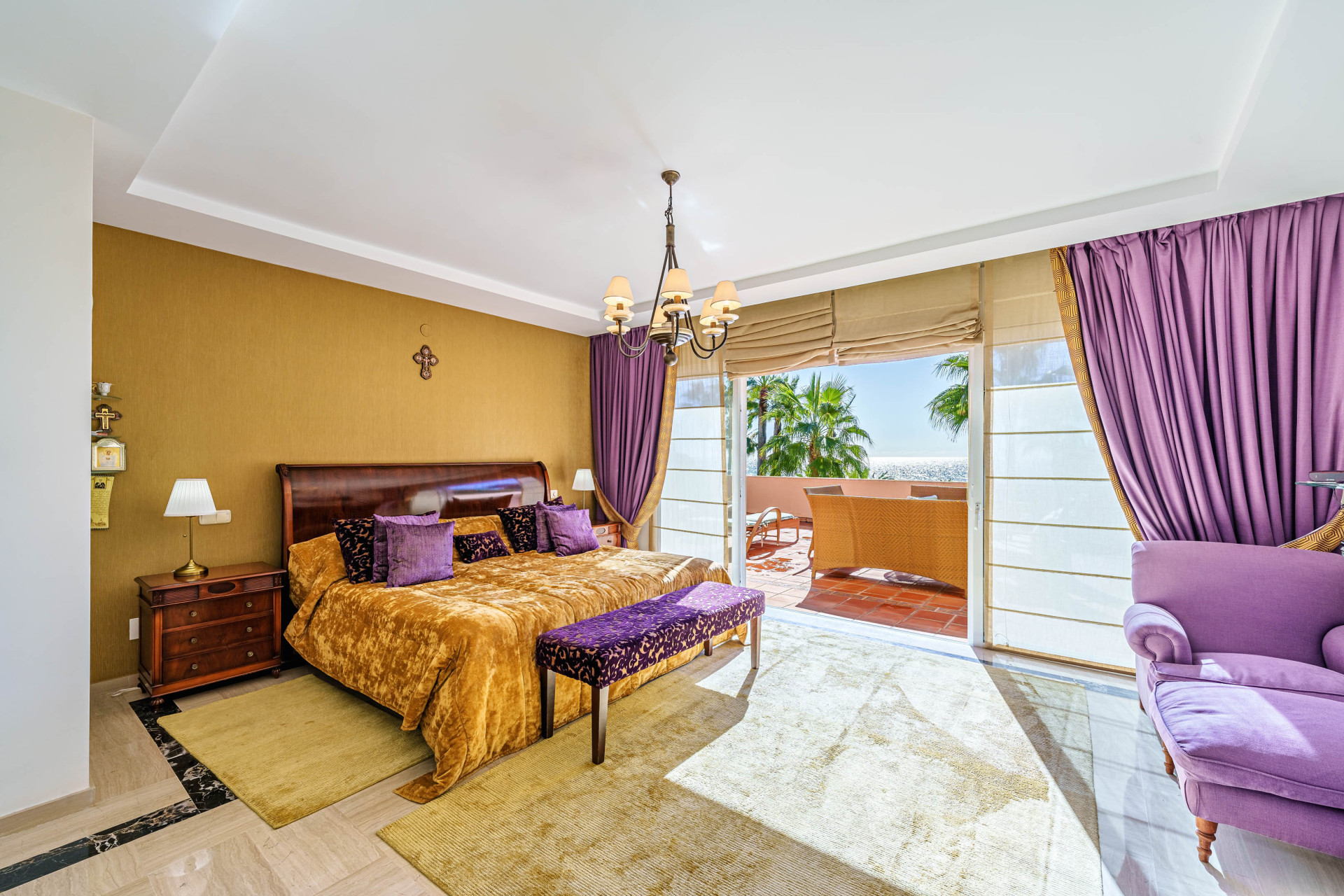 9 Bedroom Villa in Estepona - Фото 14