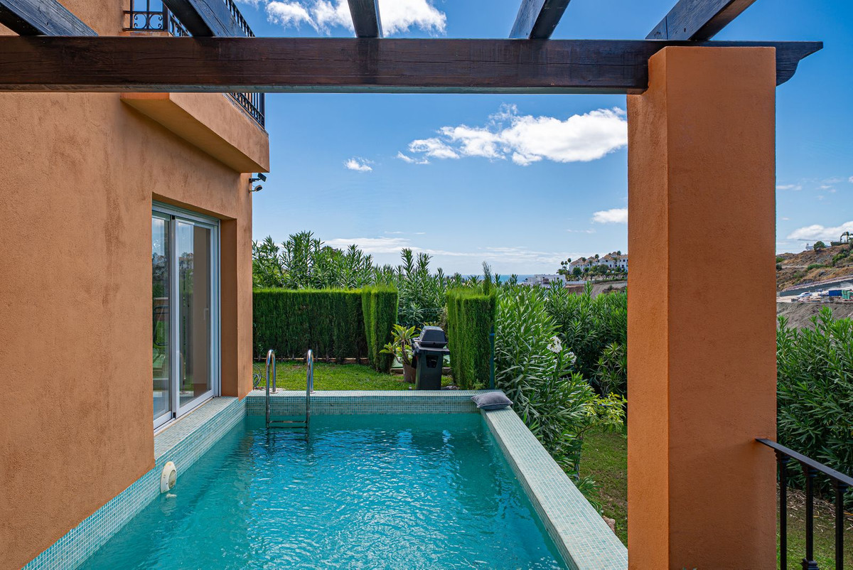 4 Bedroom Townhouse in Benahavís - Photo 16