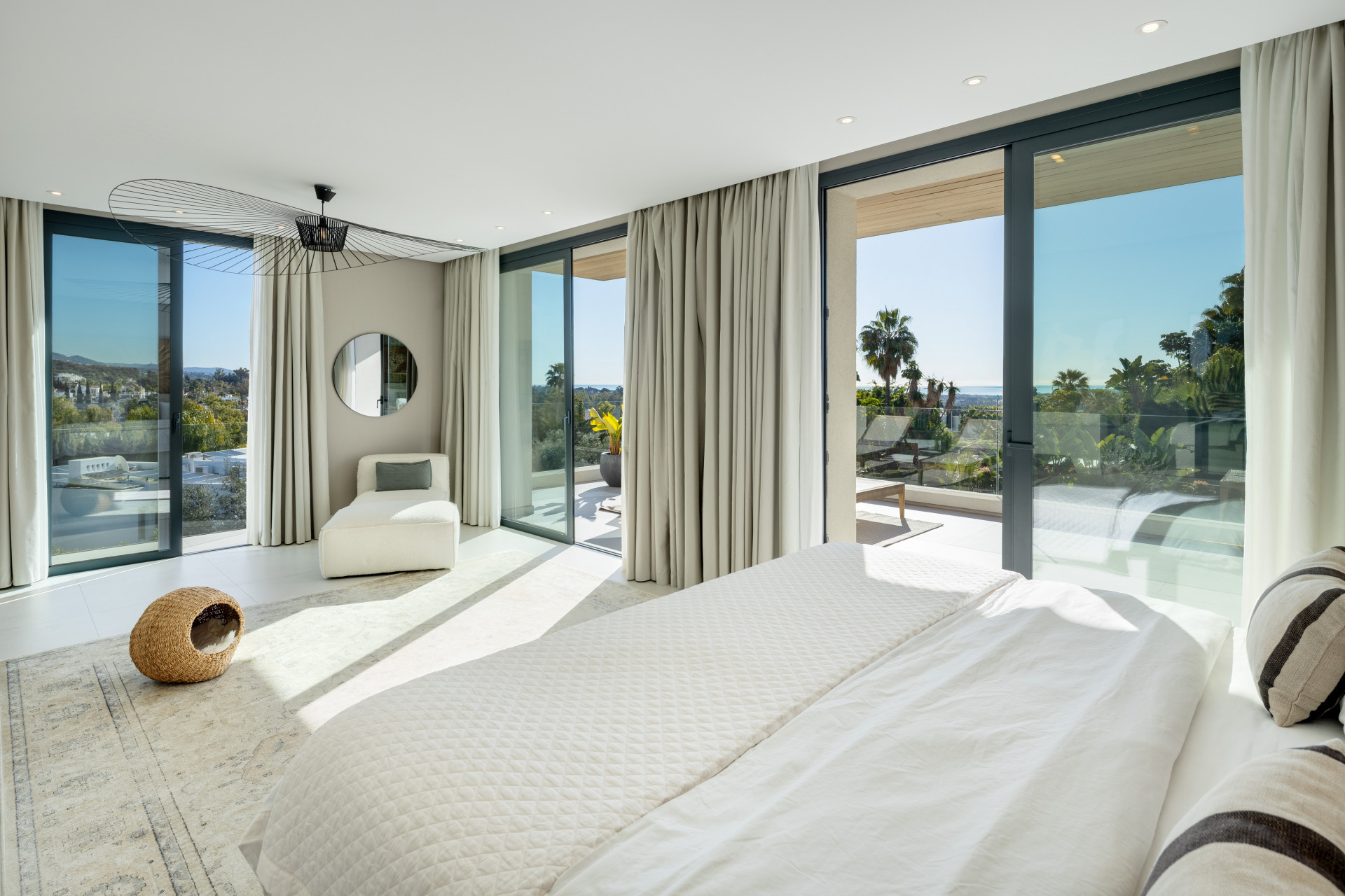 5 Bedroom Villa in Marbella - Photo 28