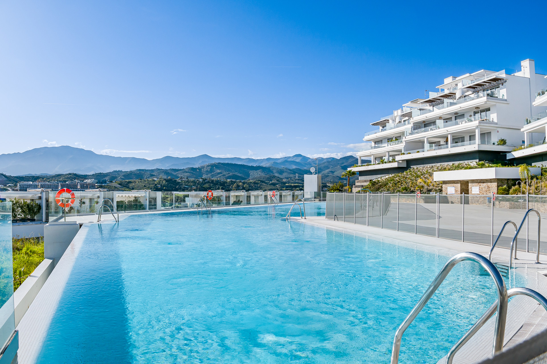 3 Bedroom Apartment in Estepona - Photo 35