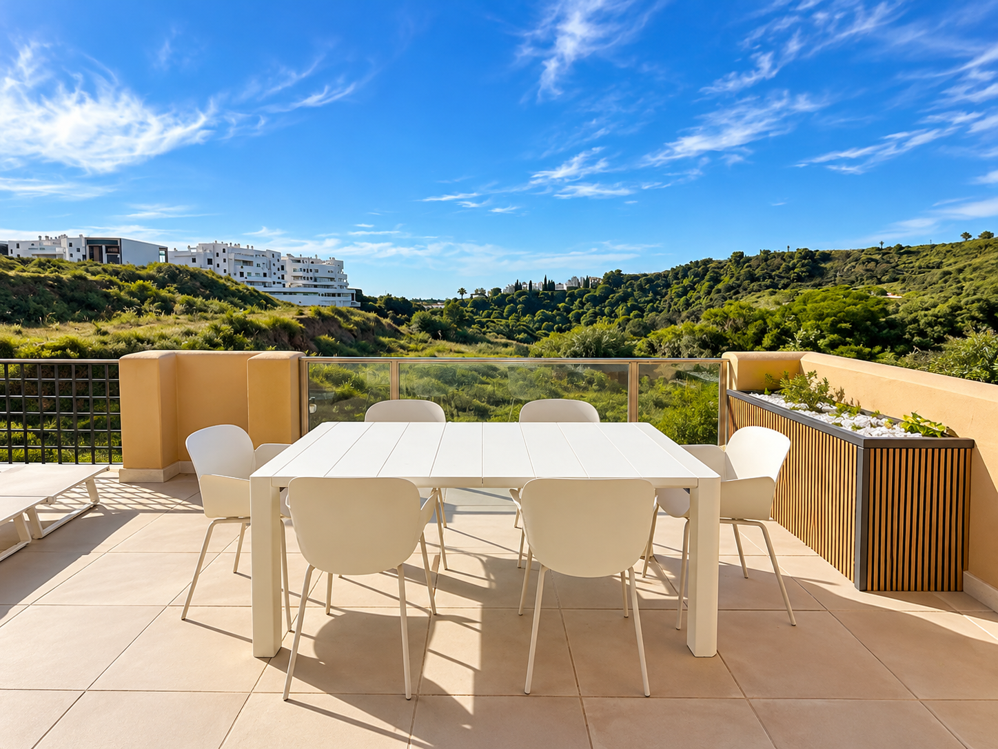 2 Bedroom Apartment in Estepona - Photo 8