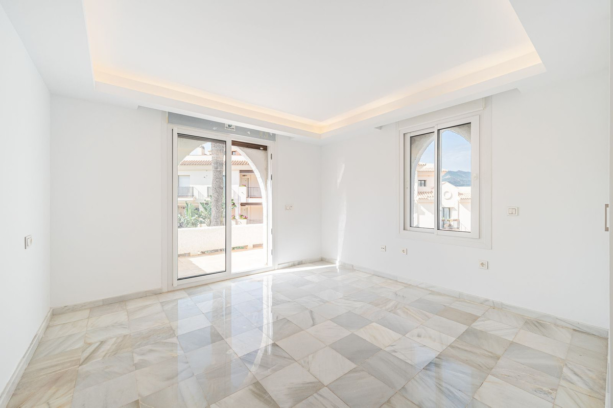 3 Bedroom Townhouse in Marbella - Photo 21