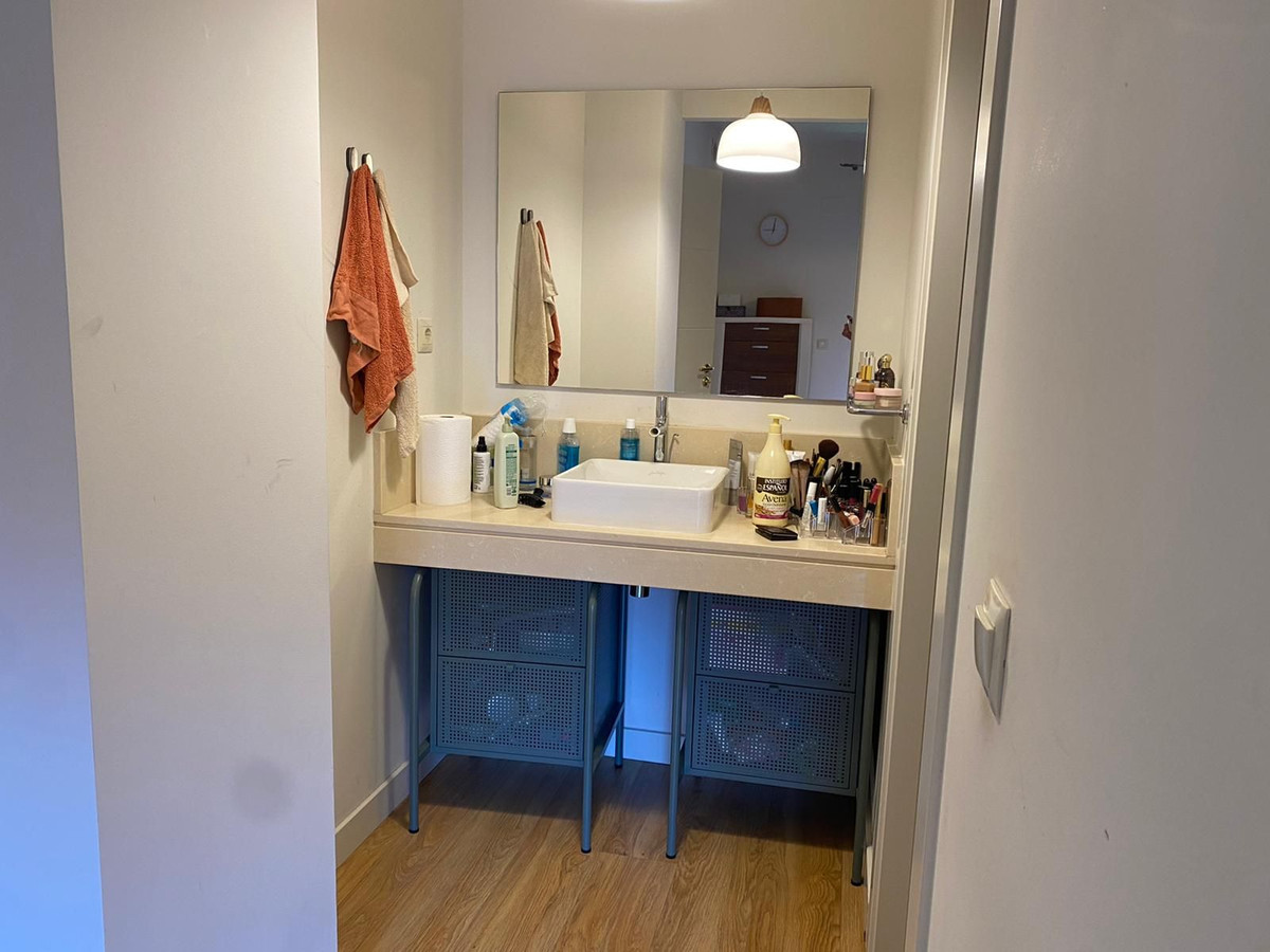 4 Bedroom Apartment in Benalmádena - Photo 36