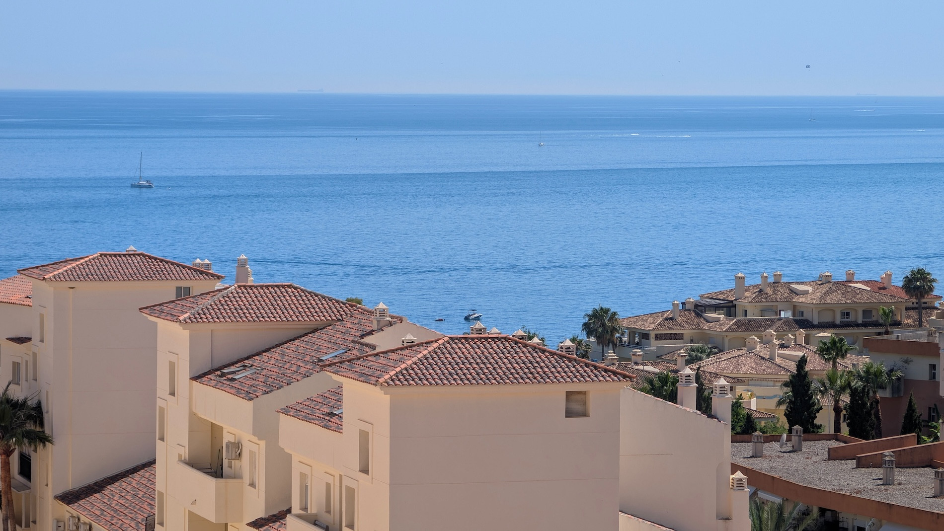 2 Bedroom Apartment in Benalmádena - Photo 6