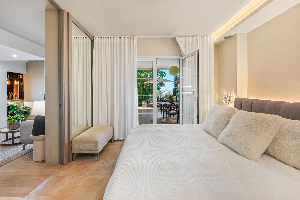 3 Bedroom Apartment in Marbella - Photo 12