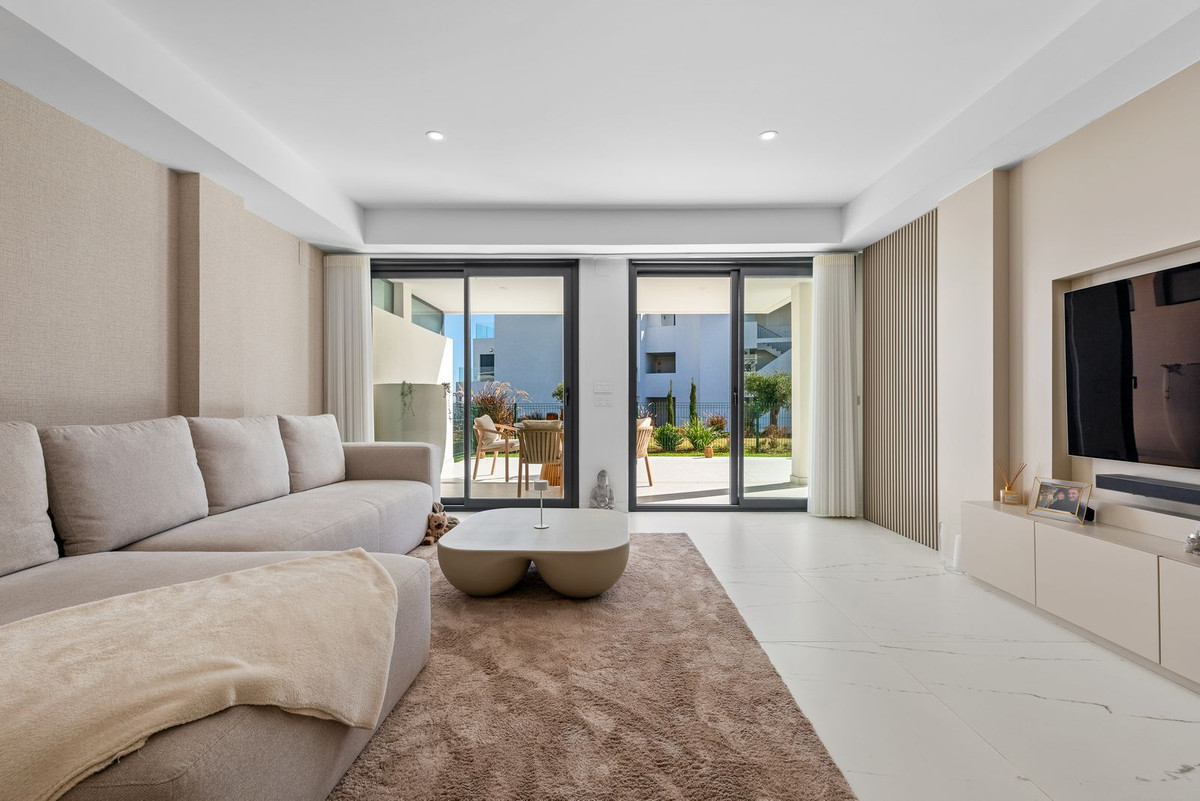 2 Bedroom Apartment in Casares - Photo 10