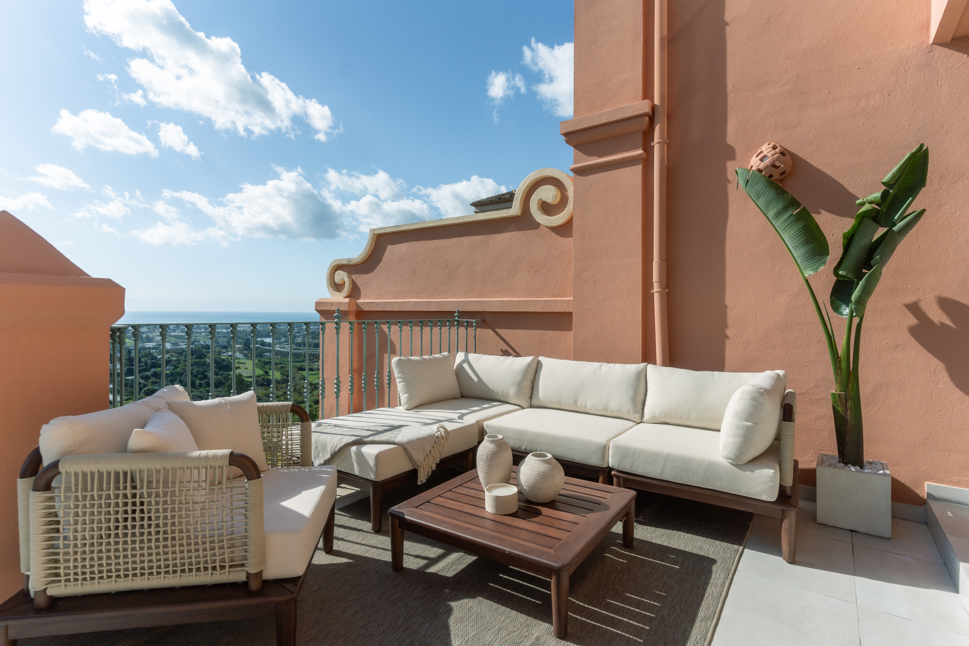 4 Bedroom Townhouse in Benahavís - Photo 41