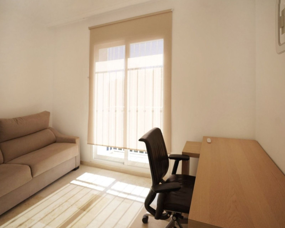 2 Bedroom Townhouse in Marbella - Photo 12