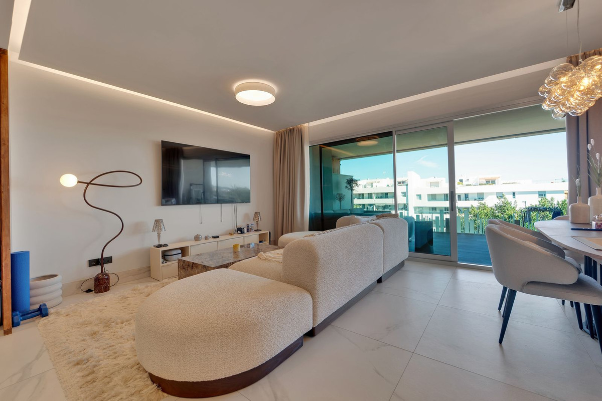 3 Bedroom Apartment in San Pedro de Alcántara - Photo 3