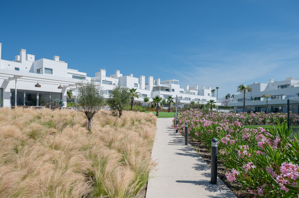 2 Bedroom Apartment in Estepona - Фото 15