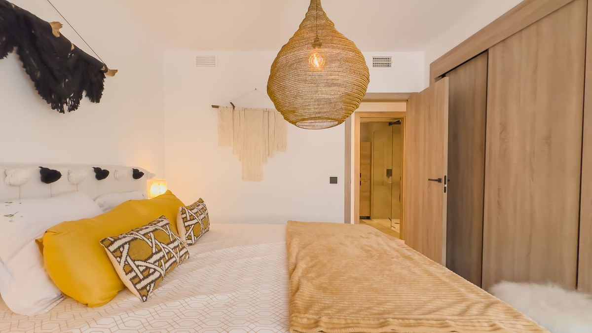 3 Bedroom Penthouse in Istán - Photo 37