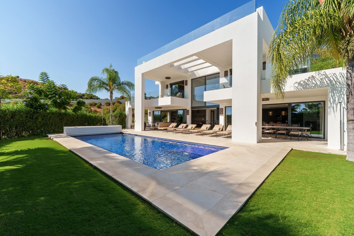 6 Bedroom Villa in Marbella - Photo 25