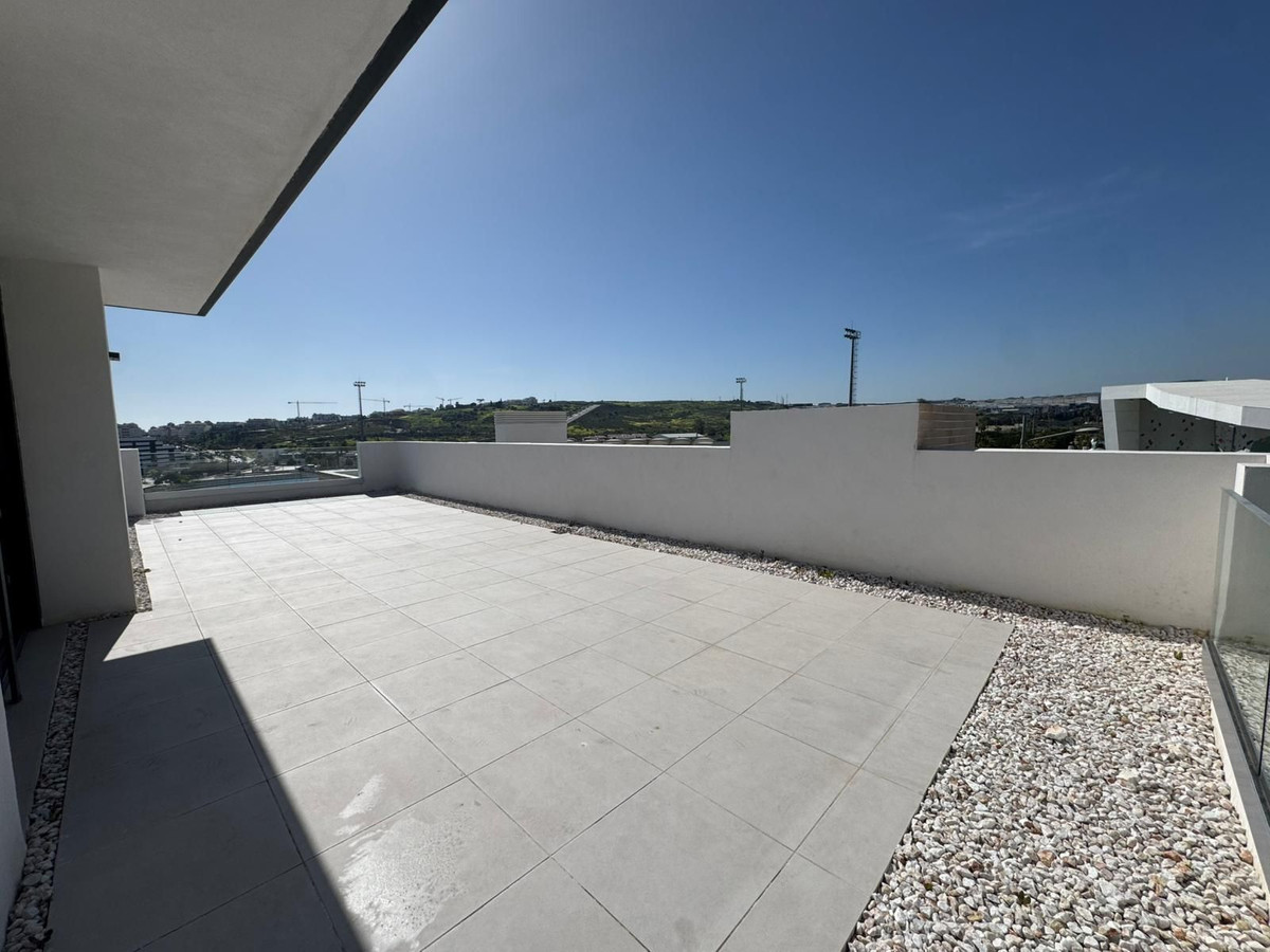 2 Bedroom Penthouse in Estepona - Photo 13