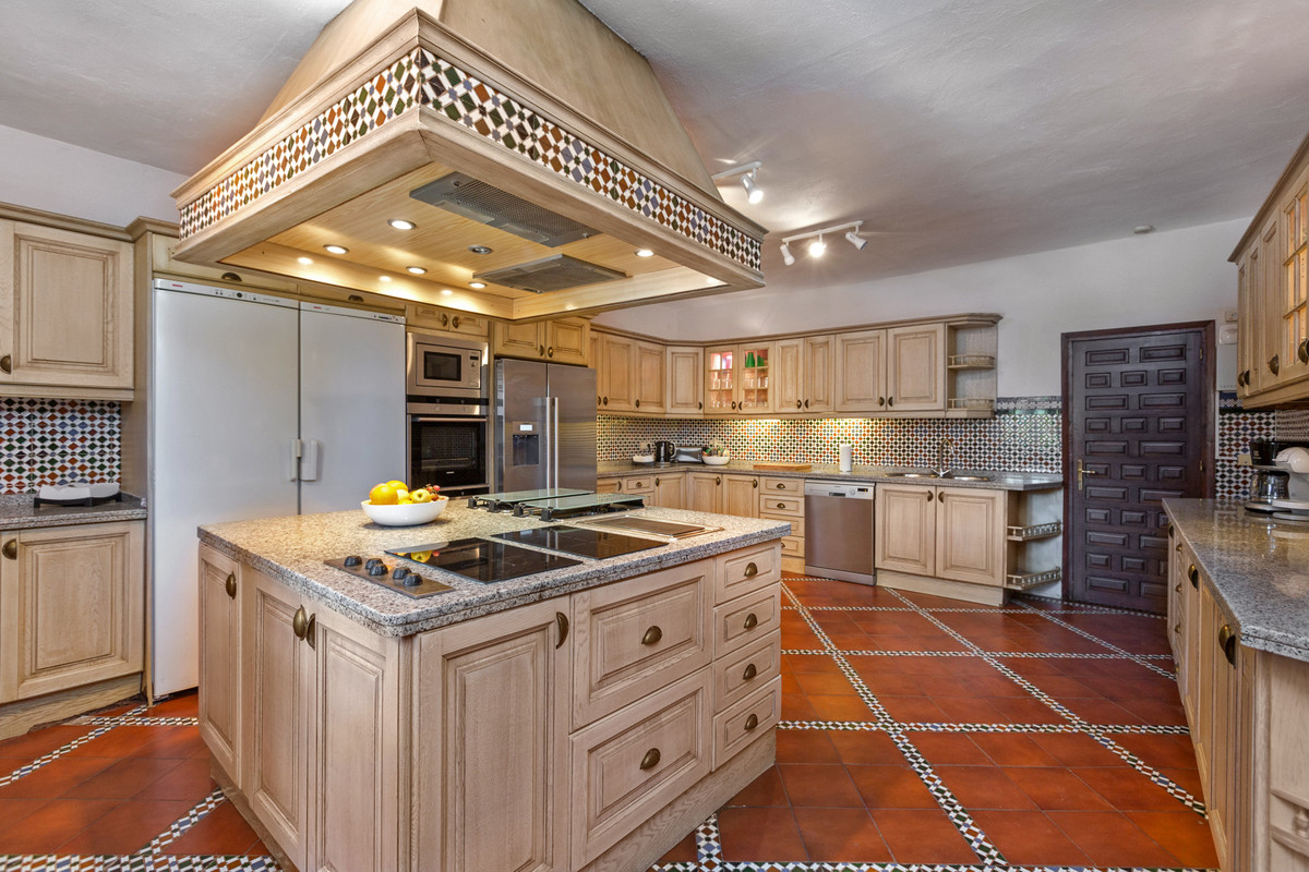 12 Bedroom Villa in Benahavís - Foto 12