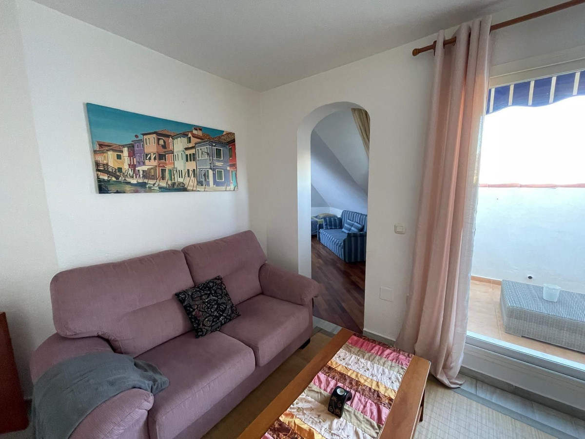 2 Bedroom Penthouse in San Pedro de Alcántara - Photo 14