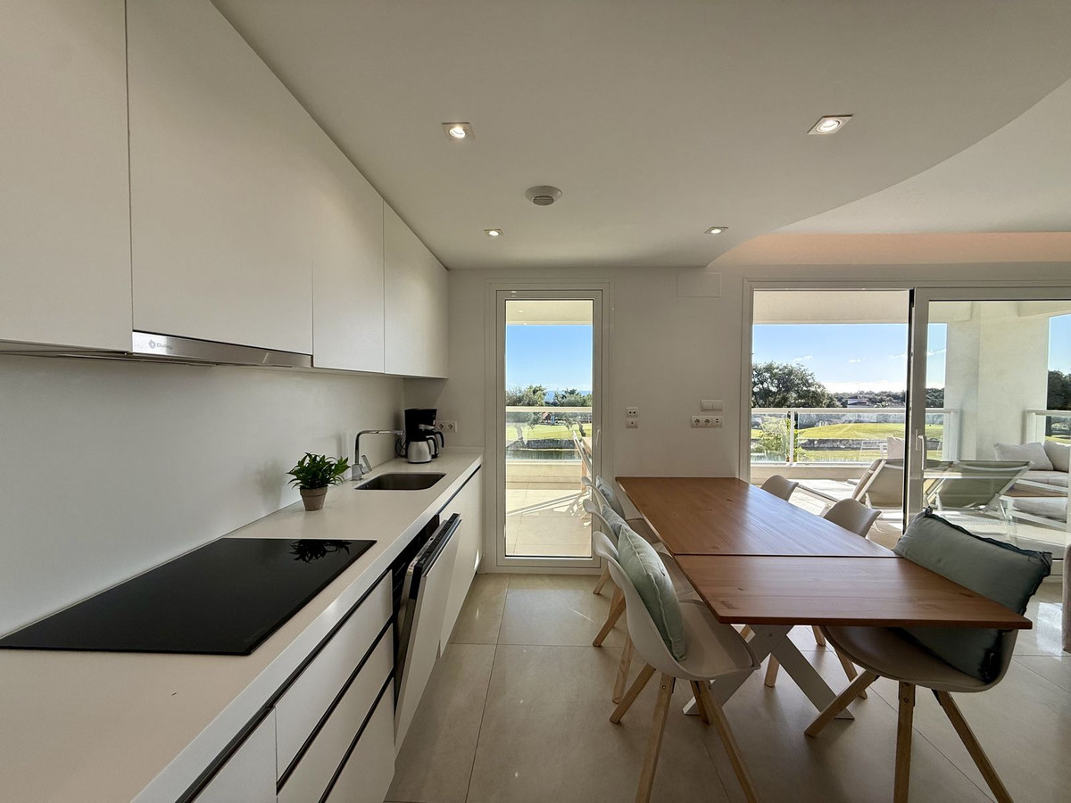 3 Bedroom Apartment in Sotogrande - Photo 6