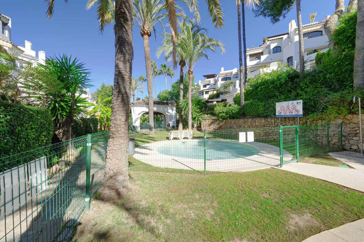 3 Bedroom Apartment in Marbella - Photo 6