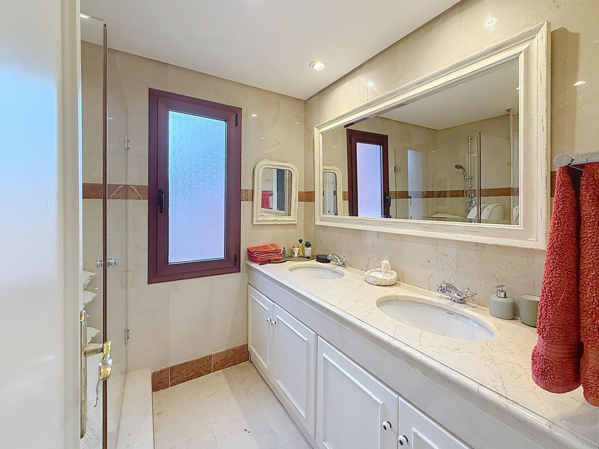 3 Bedroom Penthouse in Estepona - Фото 39