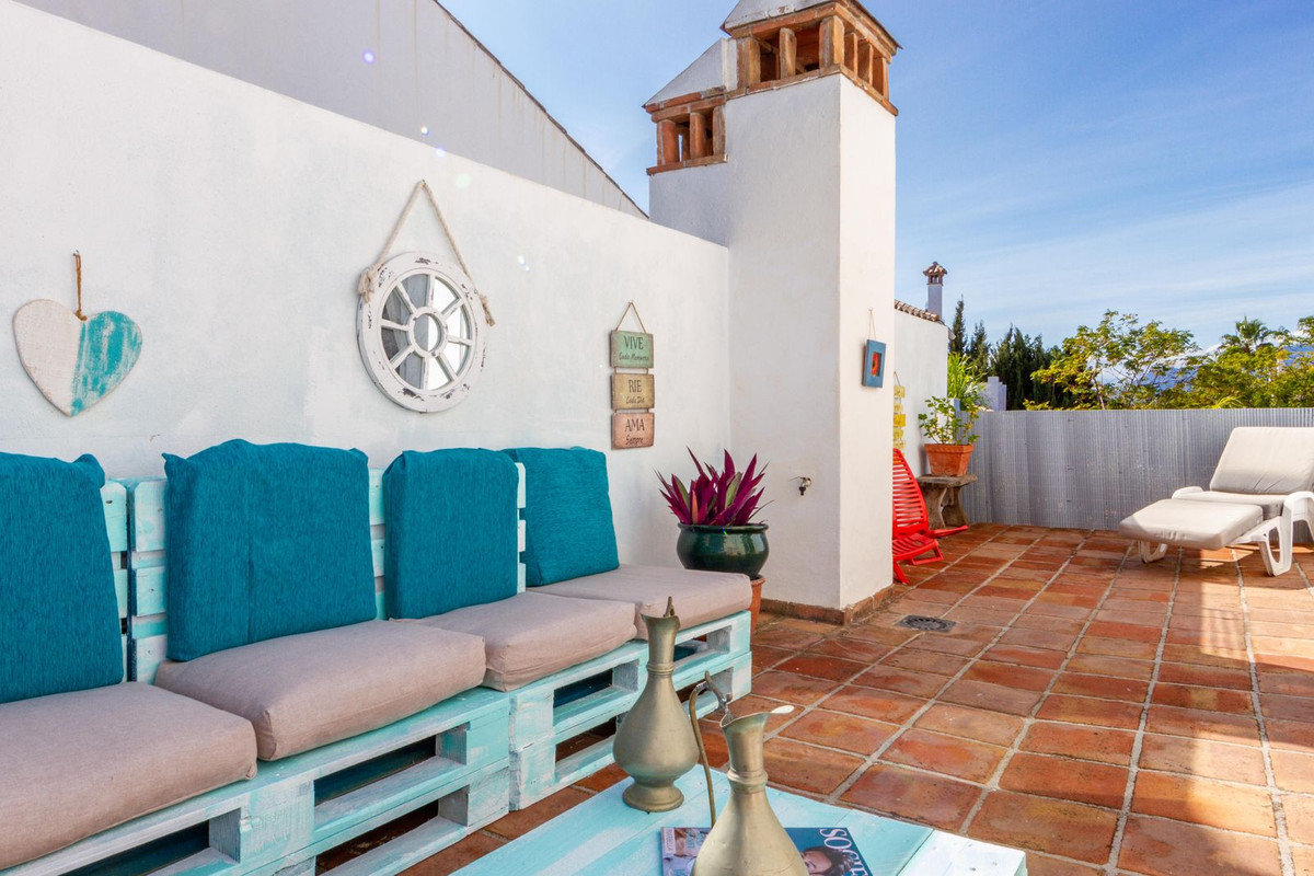 5 Bedroom Townhouse in San Pedro de Alcántara - Photo 23