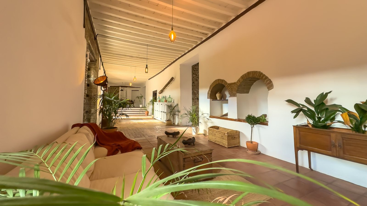 8 Bedroom Country house in Málaga - Photo 54