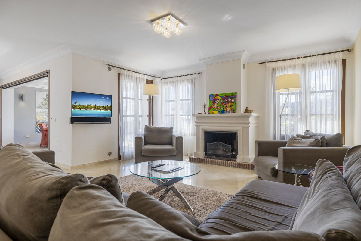 5 Bedroom Townhouse in Benahavís - Foto 14