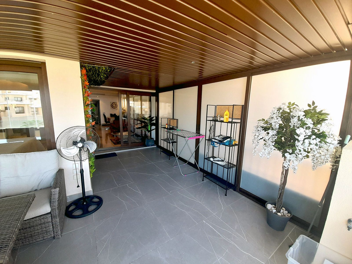 2 Bedroom Apartment in Estepona - Photo 7