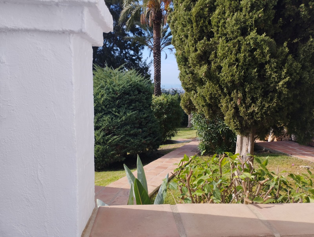 2 Bedroom Apartment in Benahavís - Foto 26